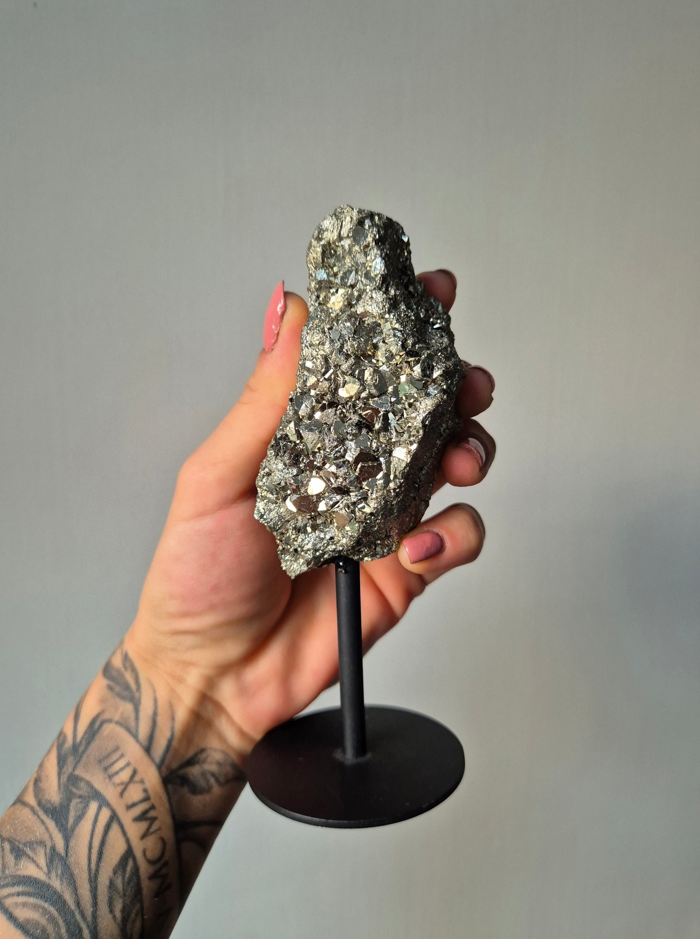 Pyriet-standaard-living-and-crystals