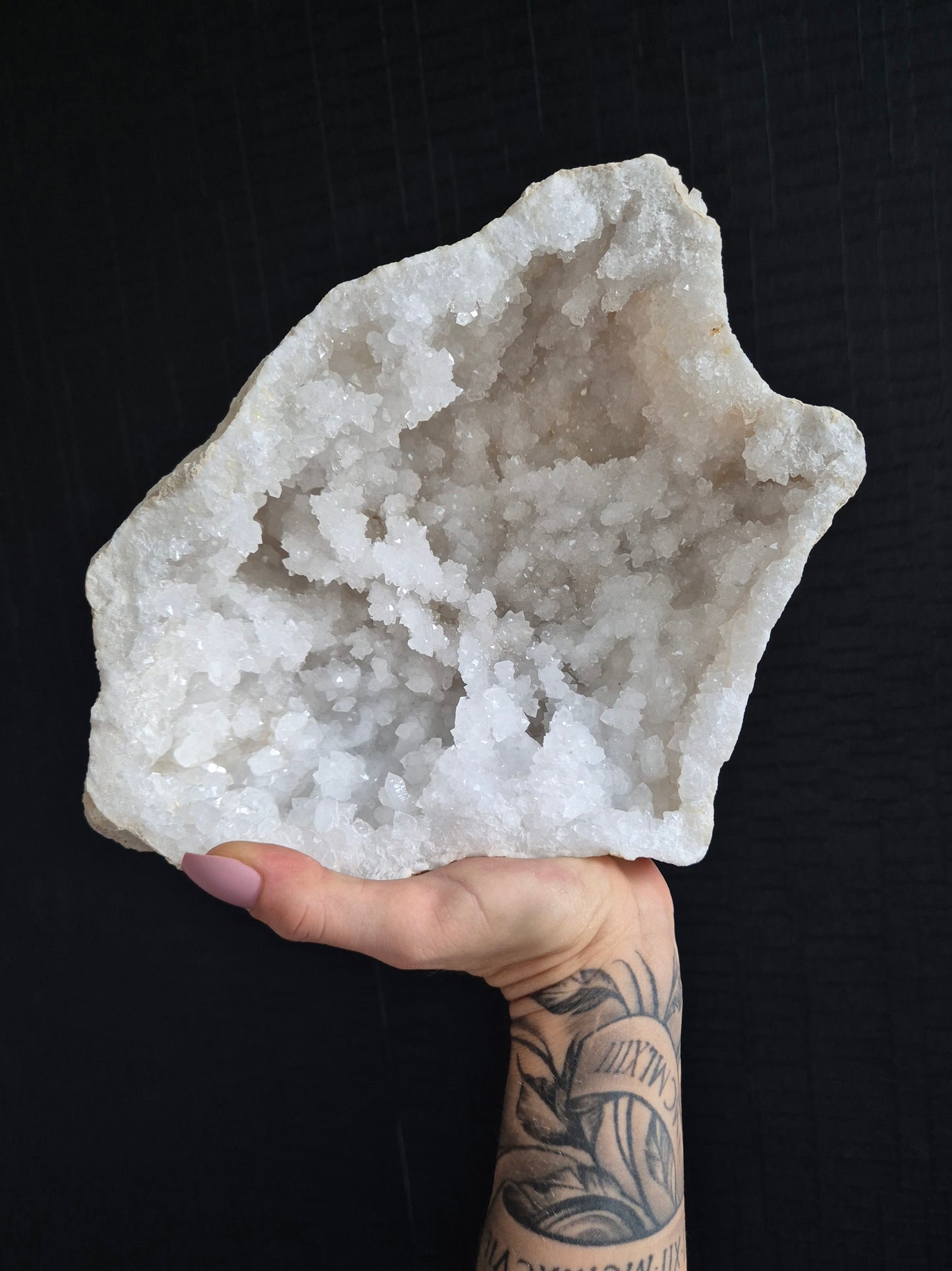 XL Bergkristal Geode uit Marokko met zuiverende energie