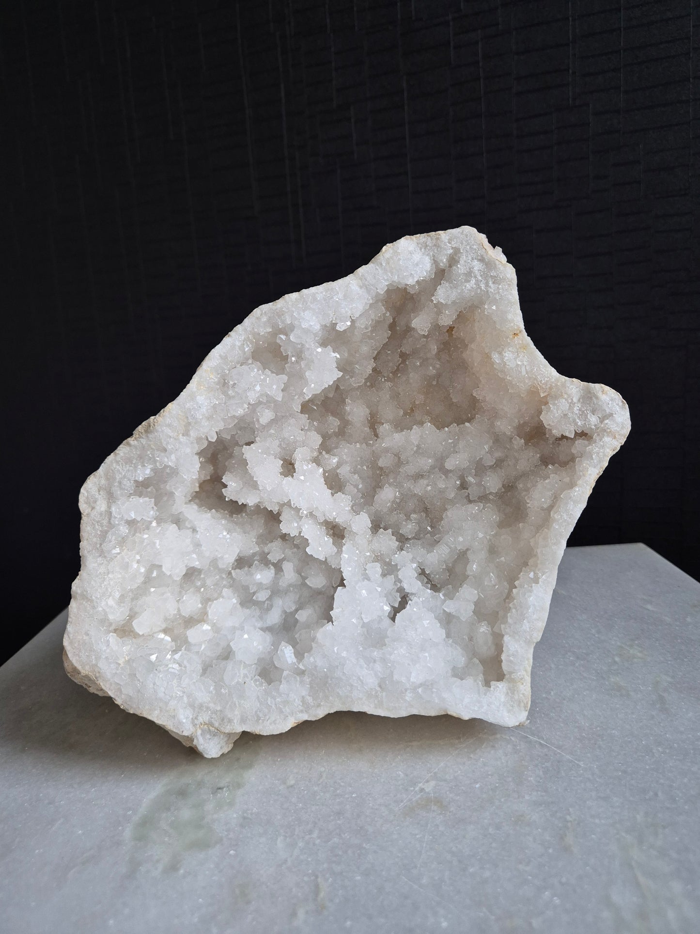 Inspirerende bergkristal edelsteen voor meditatie en creativiteit