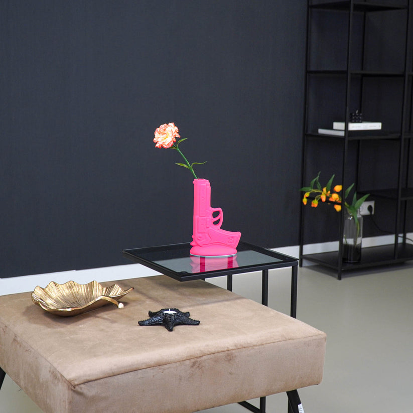 Pistool Vaas | Neon Roze | Keramiek | Housevitamin | 15×9×23 cm