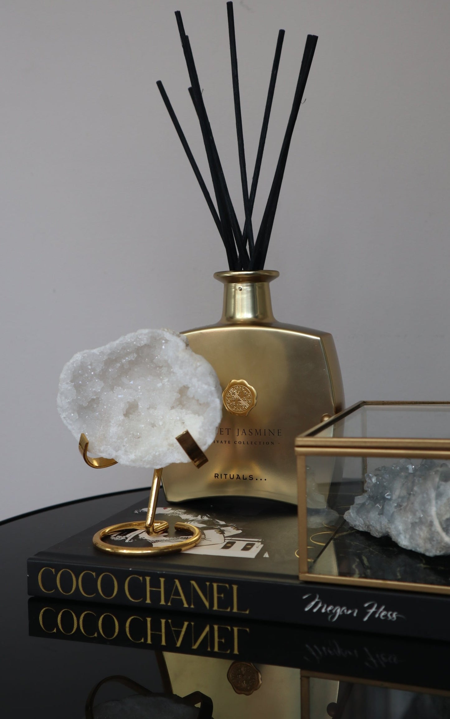 Bergkristal Geode met Gouden Houder