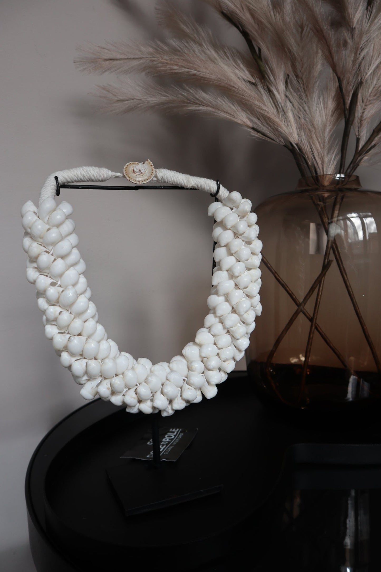 Schelpenketting op standaard | Wit | Pole To Pole | Small