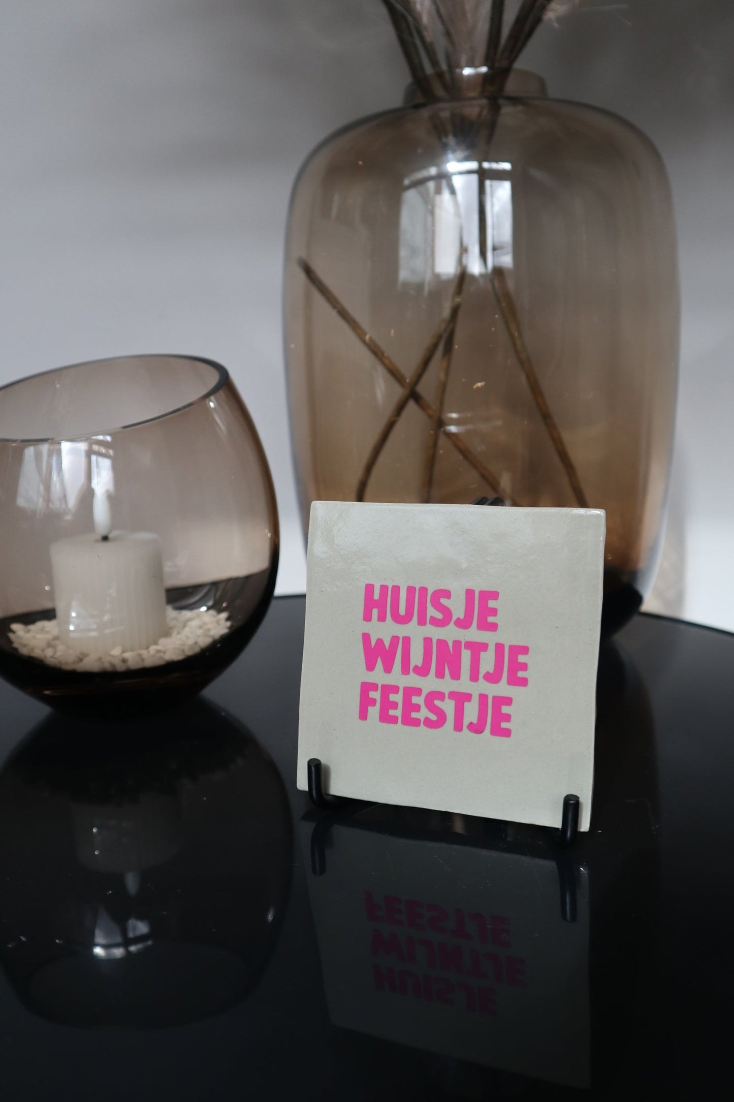 HUISJE WIJNTJE FEESTJE | Tegeltje | 10×10cm