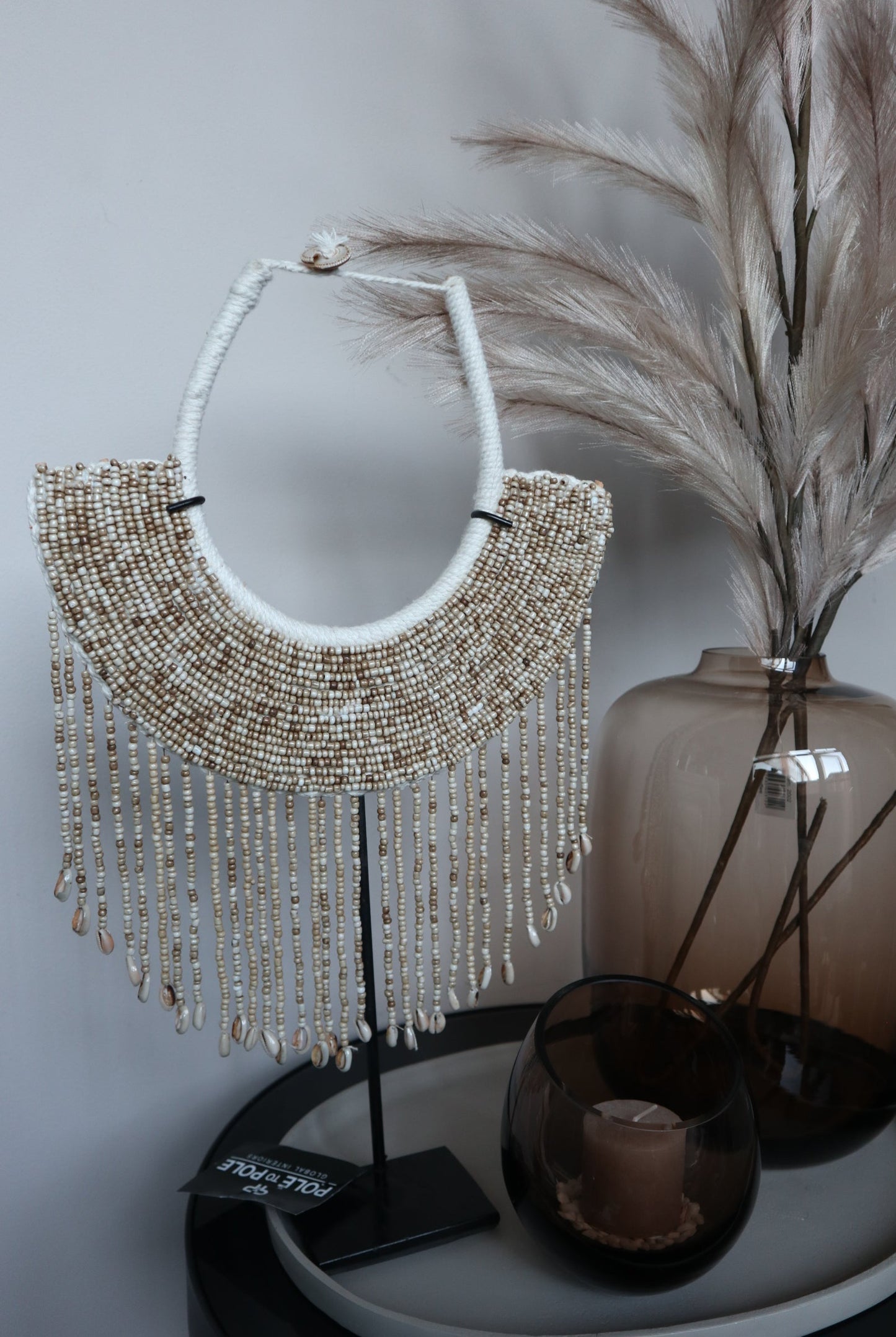 Schelpenketting op standaard | Shell Necklace | Woondecoratie | Pole to Pole |