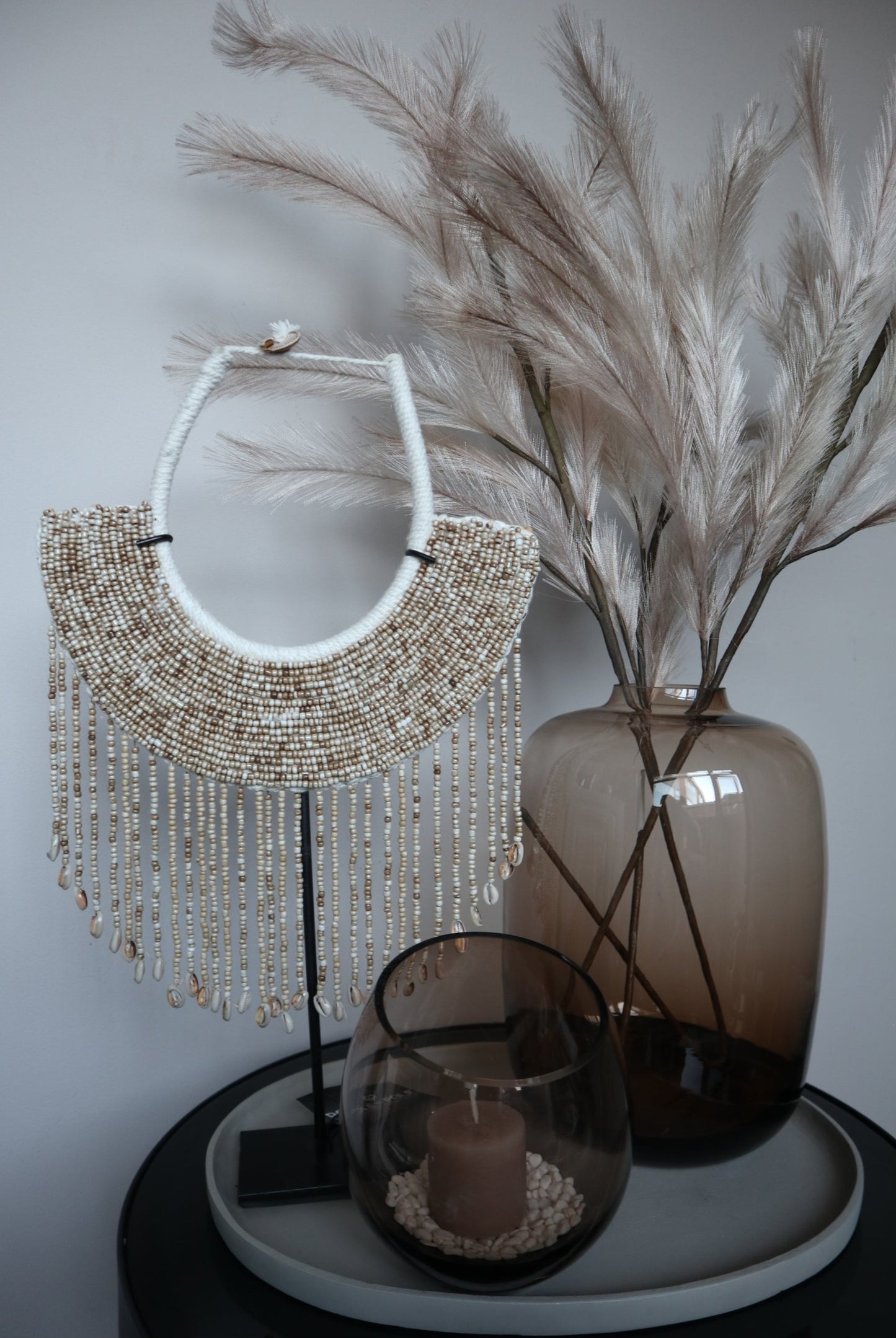 Schelpenketting op standaard | Shell Necklace | Woondecoratie | Pole to Pole |