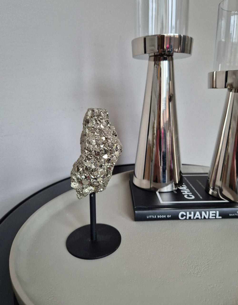 Pyriet-standaard-living-and-crystals