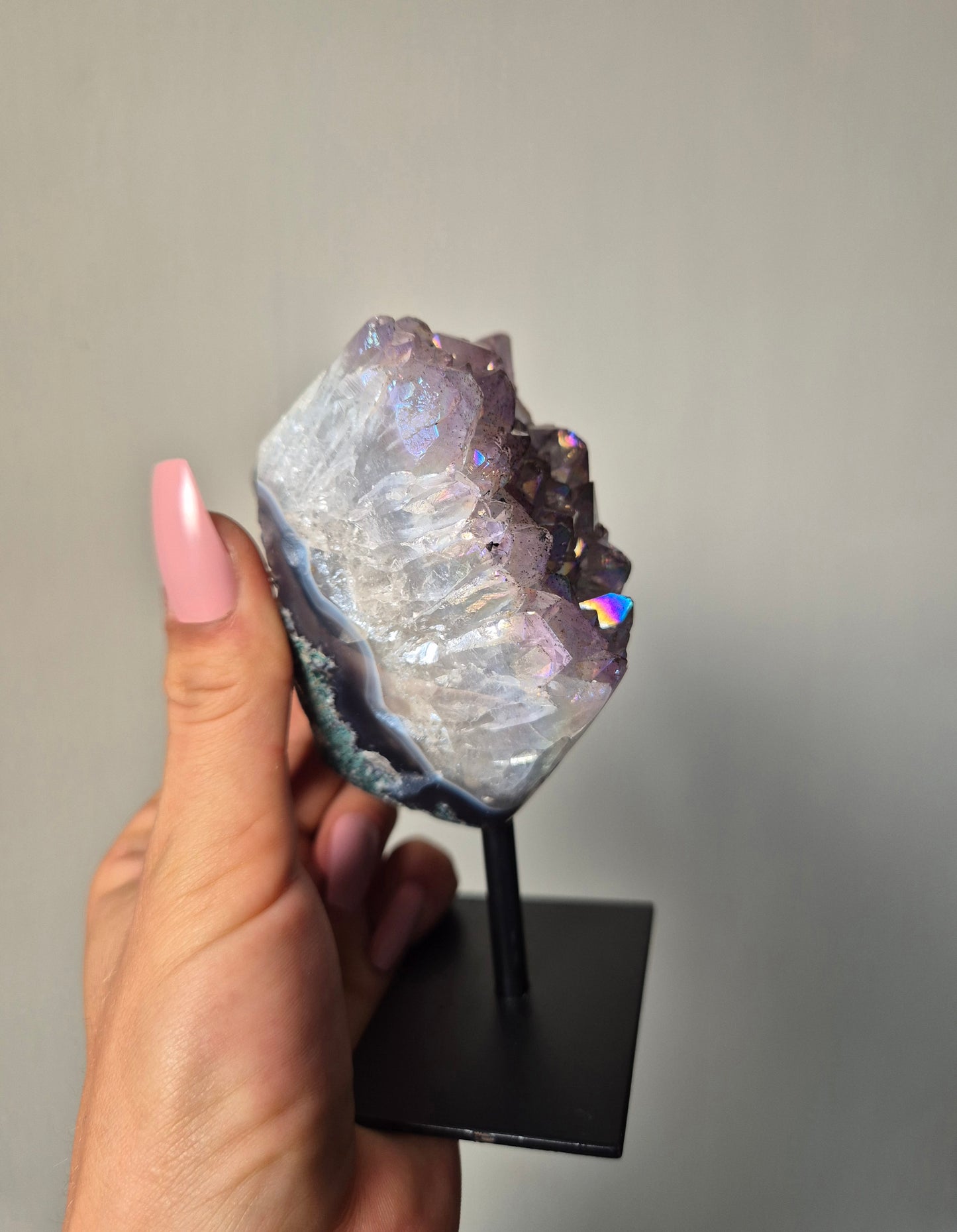 Angel Aura Amethist op standaard