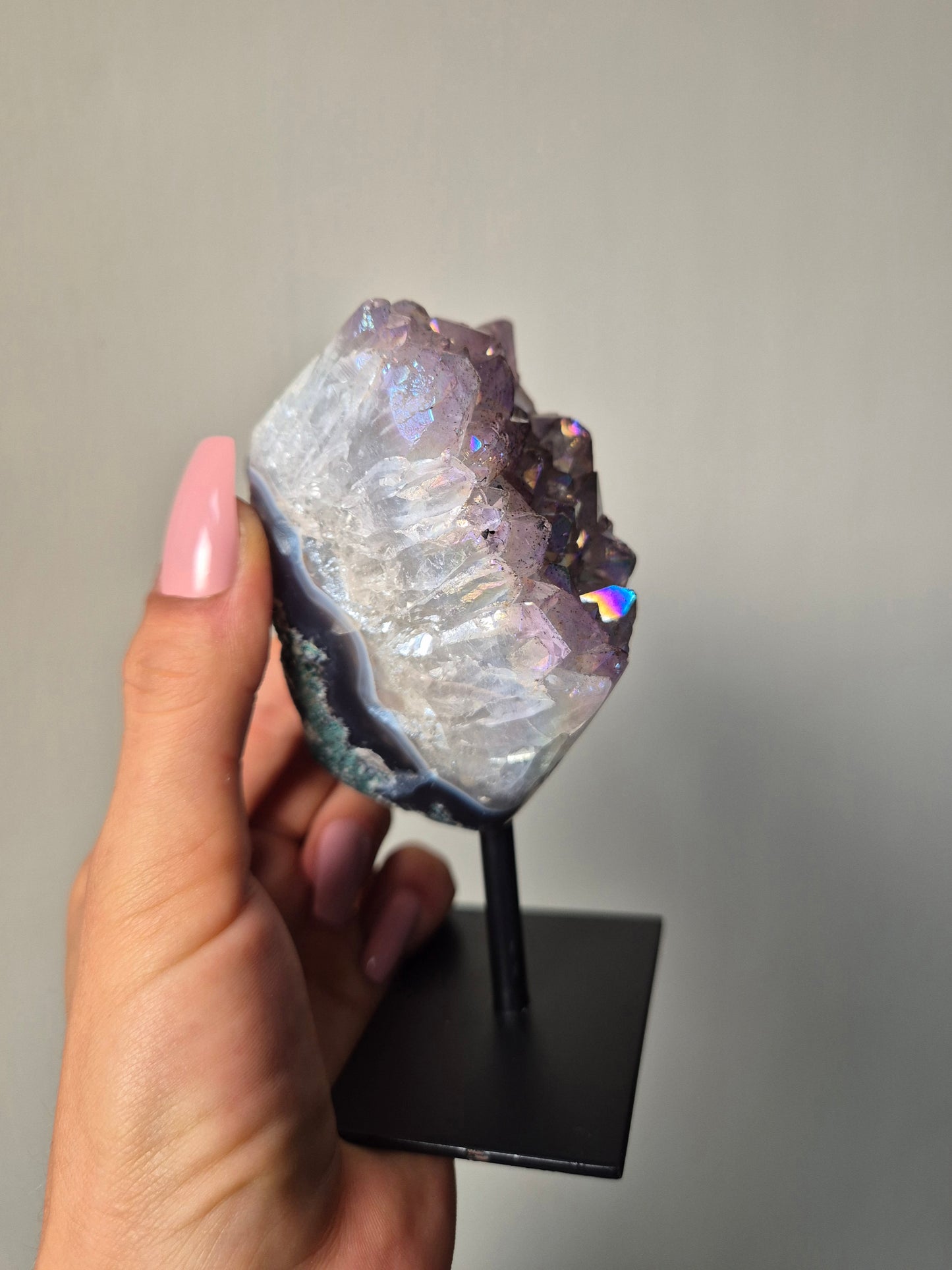 Angel Aura Amethist op standaard