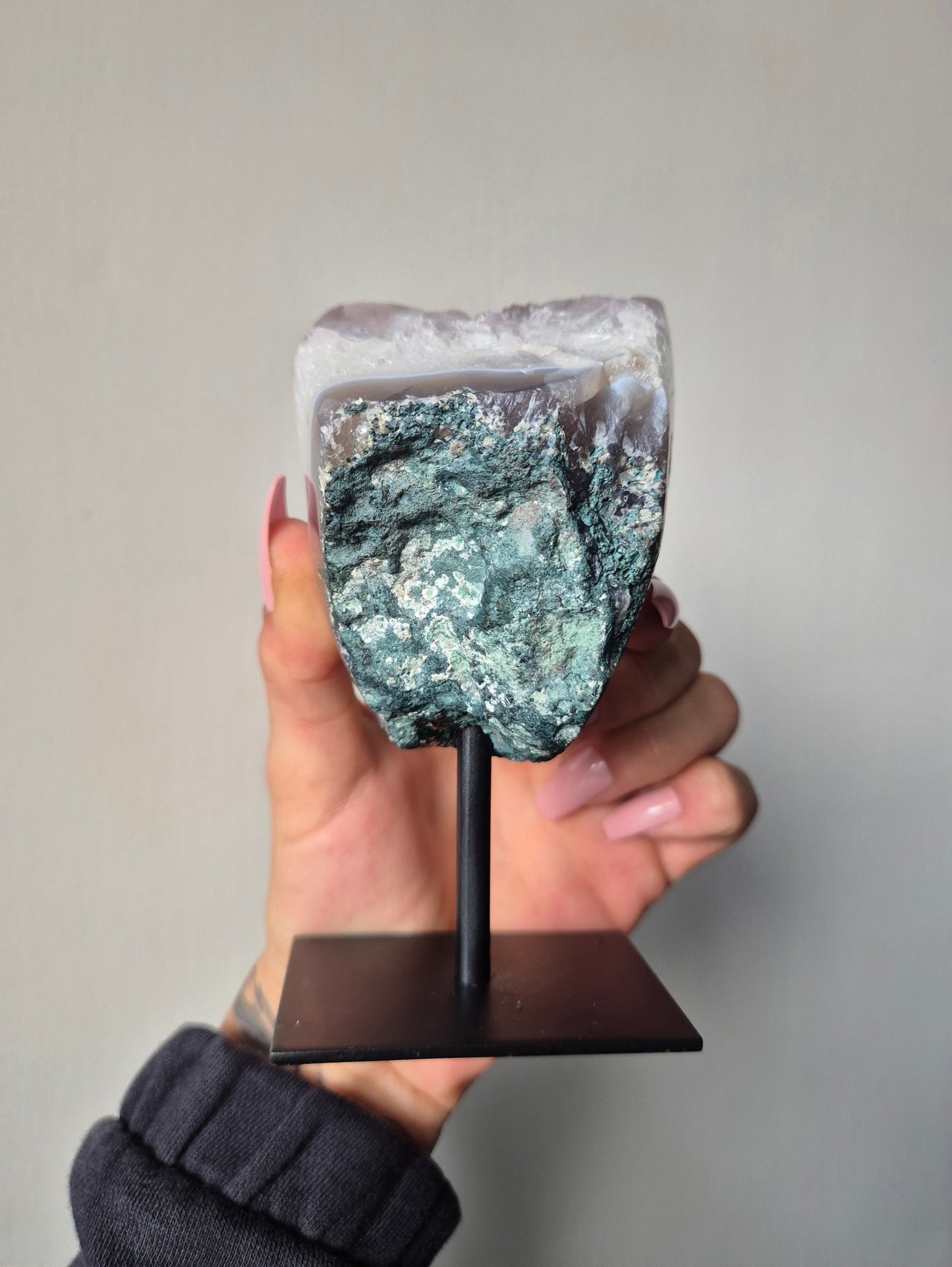 Angel Aura Amethist op standaard