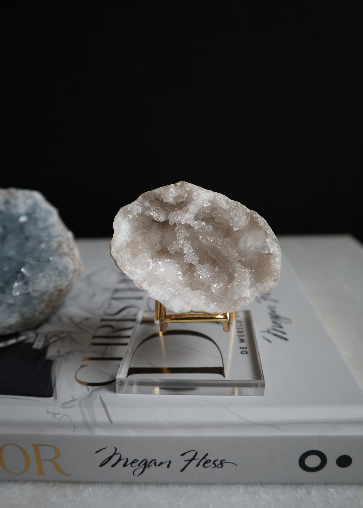 Mini Bergkristal Geode Met Luxe Standaard