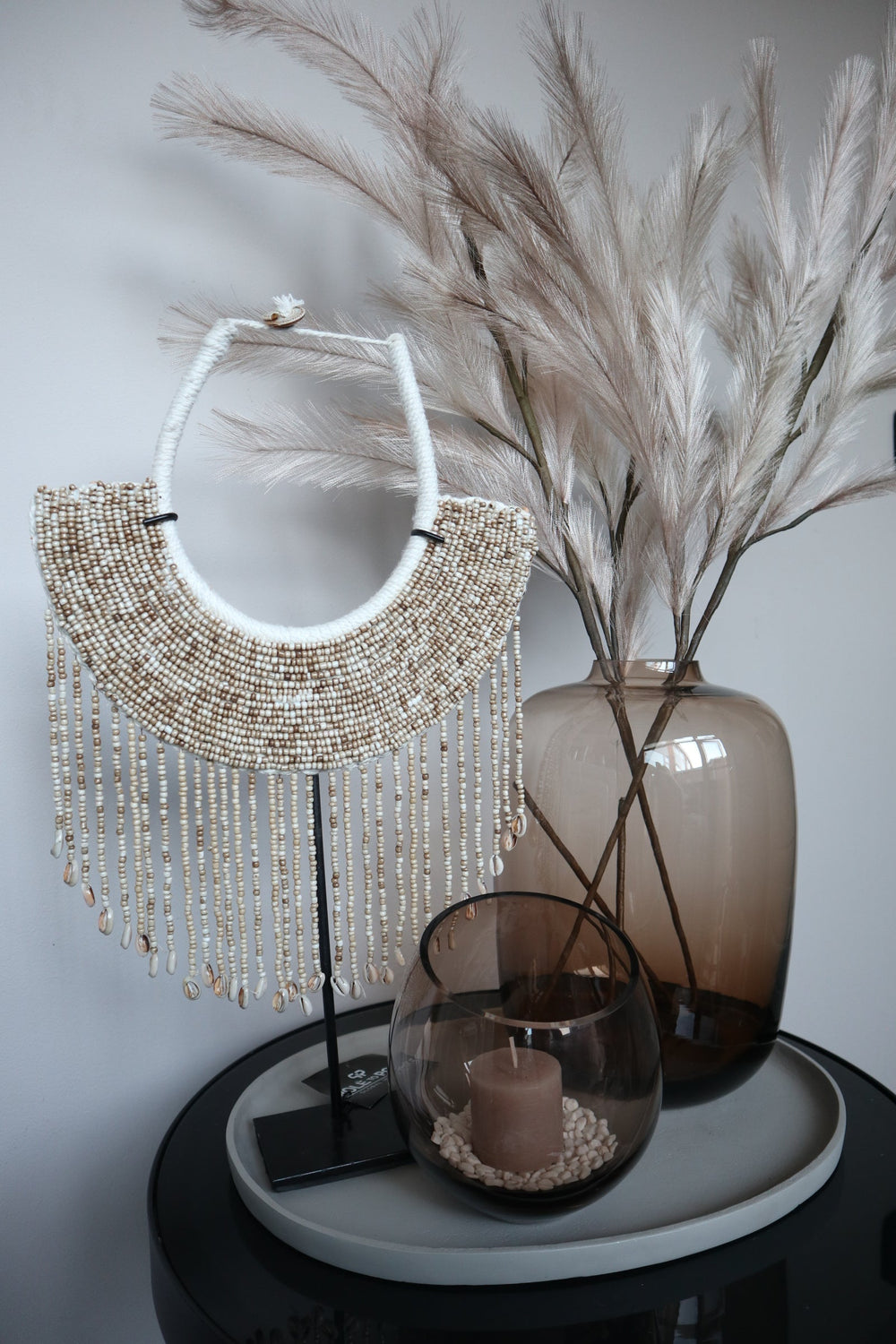 Schelpenketting op standaard | Shell Necklace | Woondecoratie | Pole to Pole |