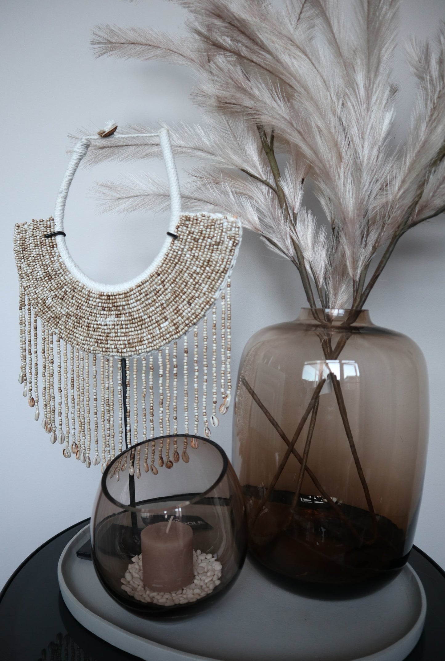 Schelpenketting op standaard | Shell Necklace | Woondecoratie | Pole to Pole |