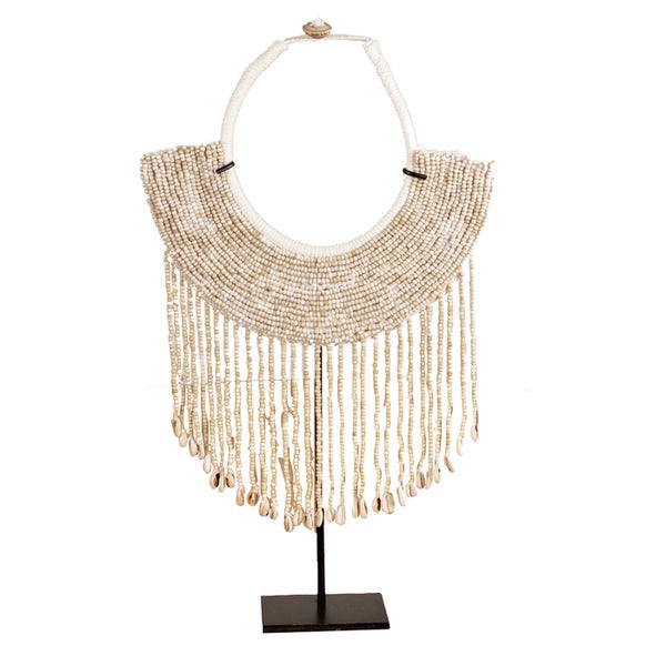 Schelpenketting op standaard | Shell Necklace | Woondecoratie | Pole to Pole |