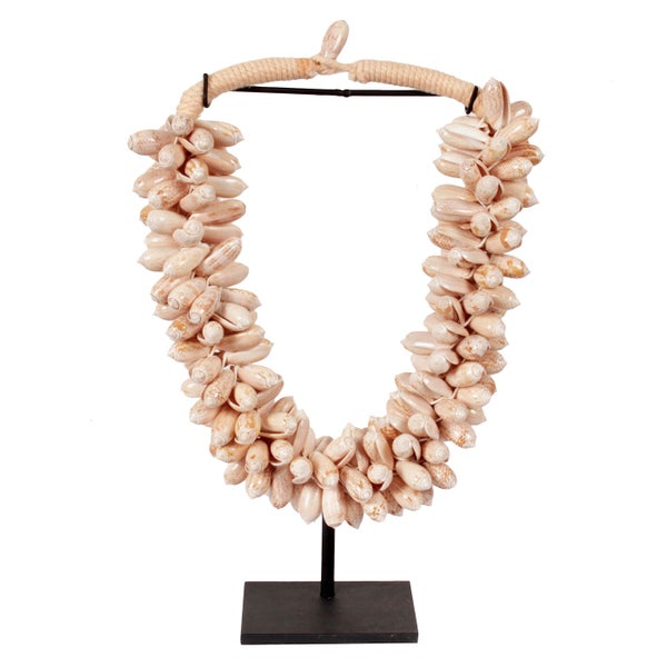 Schelpenketting op standaard | Zalm roze | Ornament | Small | Pole to Pole