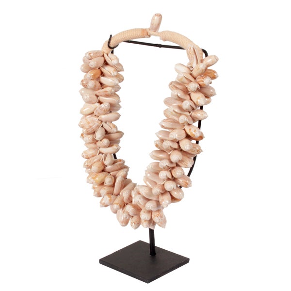 Schelpenketting op standaard | Zalm roze | Ornament | Small | Pole to Pole